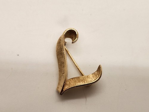 Vintage 10 Estate Brooches Gold/Silver Tone Heart Leaves Coro Bee & Trifari - Picture 10 of 24