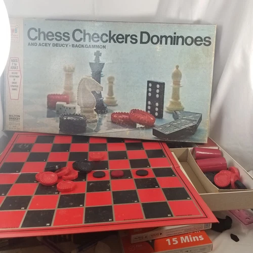 Vintag 1970 Milton Bradley 4142 Chess Checkers & Acey Deucy Backgammon no Domino
