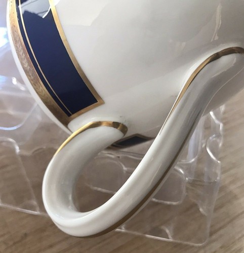 Royal Worcester EMPIRE BLUE ( COBALT BLUE) Creamer Gold Trim ENGLAND - Picture 9 of 12
