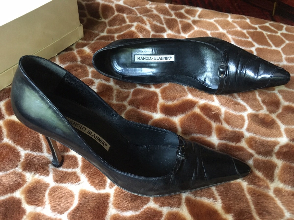 Vintage Manolo Blahnik Black High Heel Pumps - Size 7 (37.5 Vintage Manolo Blahnik Black High Heel Pumps - Size 7 (37.5