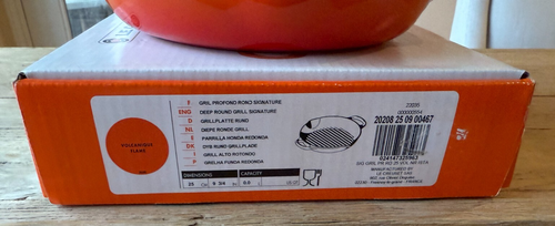 Le Creuset Enameled Cast Iron Deep Round Grill 9.75 in Flame Orange NEW - Picture 3 of 10