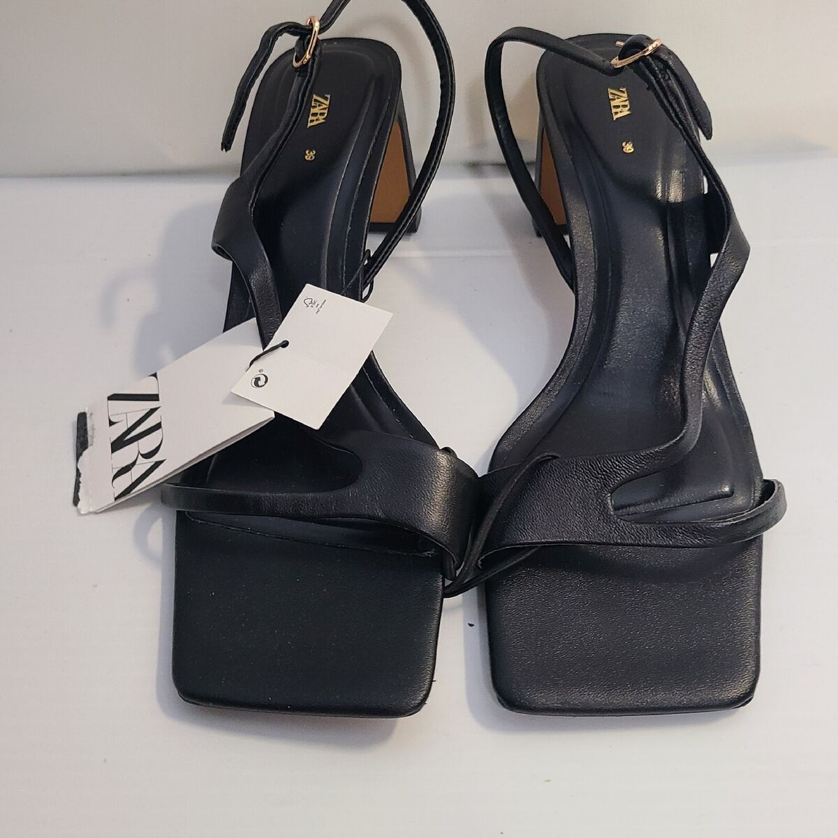 ZARA LEATHER SANDALS WITH BLOCK HEEL Black SIZE 6.5 1335/110 ZARA LEATHER SANDALS WITH BLOCK HEEL Black SIZE 6.5 1335/110