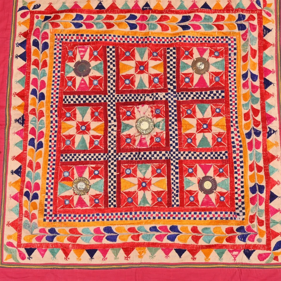 Tapiz floral vintage bordado a mano colgante de pared de algodón indio 3,5 x 3,5 pies Foto 2 de 4