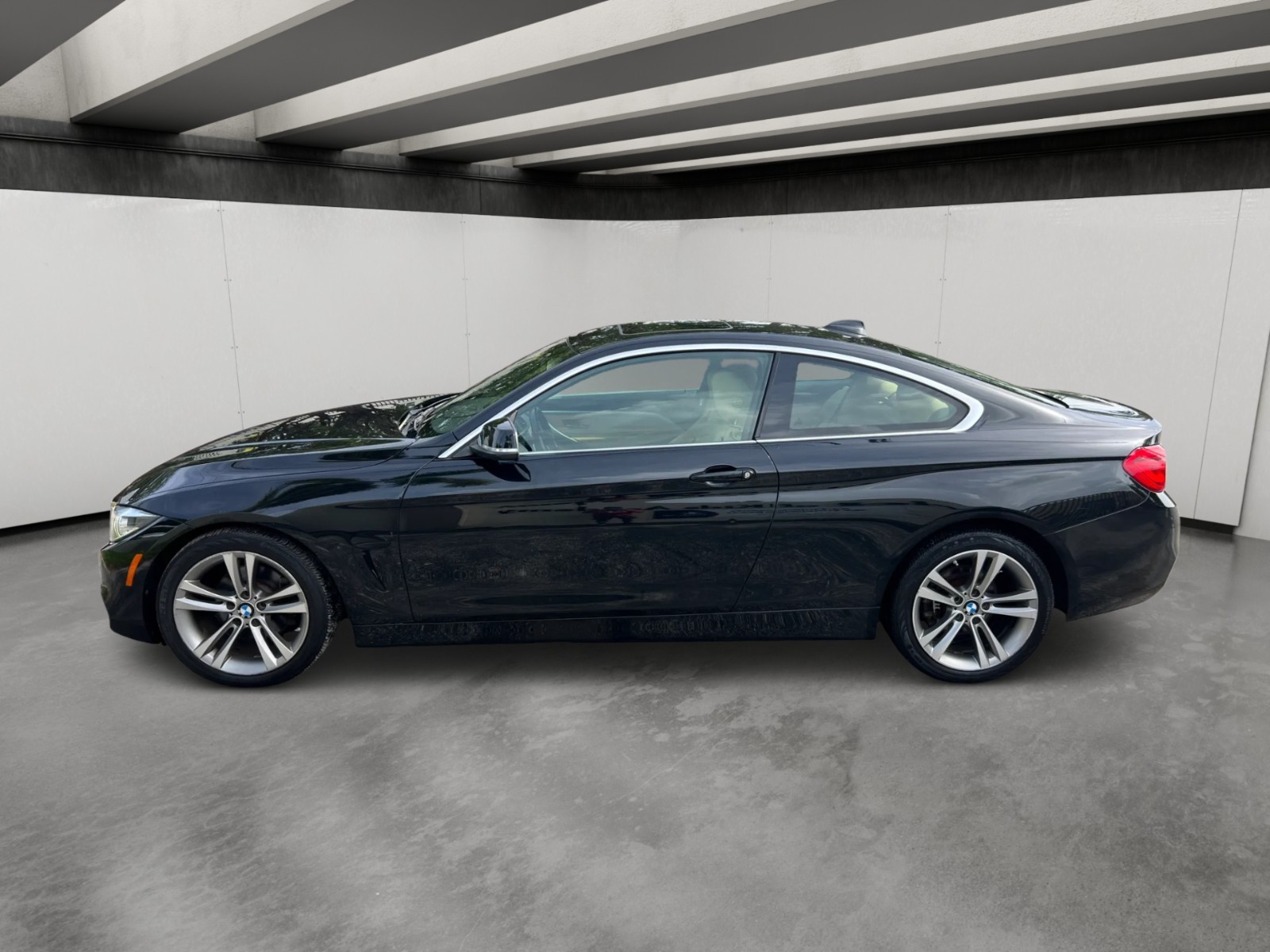BMW 3-Series - Image 4