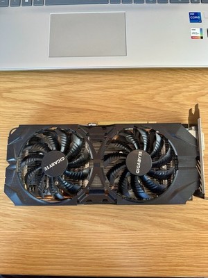 Gigabyte AMD Radeon R9 390 WindForce 8GB GDDR5 Video Graphics Card GV-R939G1