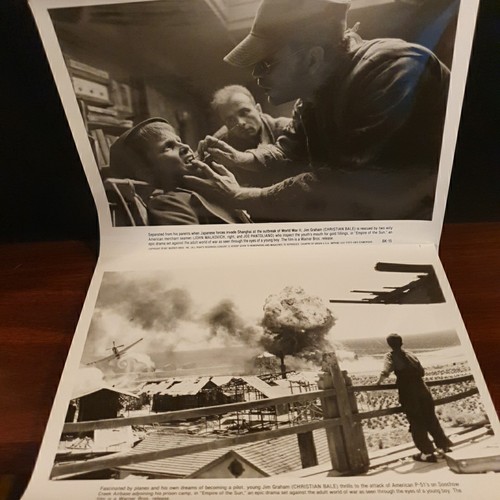 Empire of the Sun (1987) Press Kit 31 Photos, Production Notes, Bale Malkovich - Picture 15 of 24