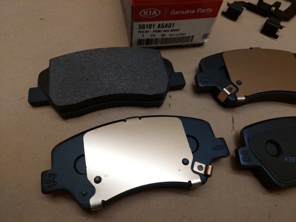 Kia Ceed Front brake Pad Set 2013-2015 58101A6A01 Hyundai i30 Genuine NEW OEM - Image 2 of 4