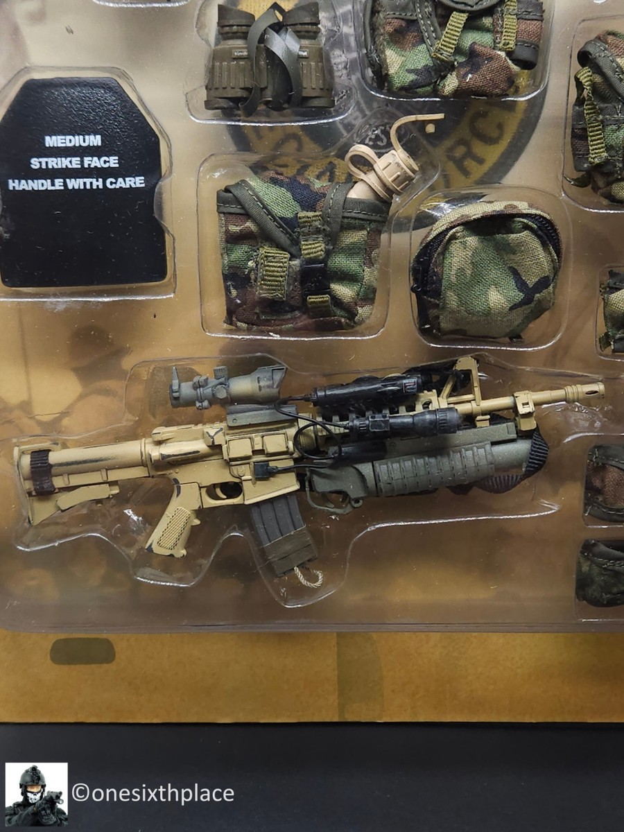 1:6 scale Hot Toys US Army Special Forces Green Beret 12