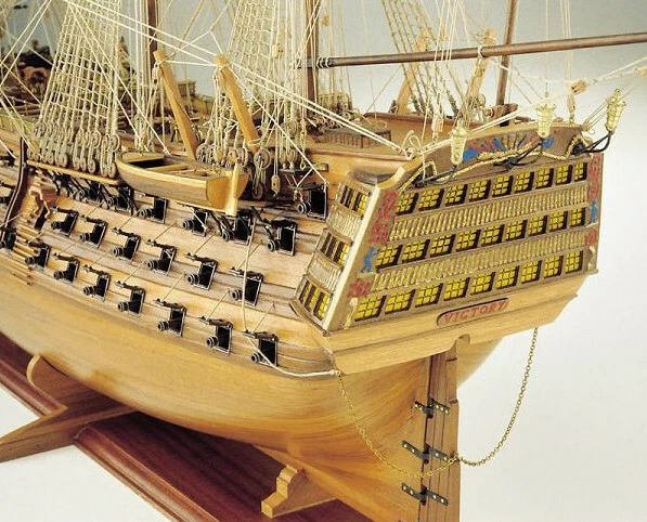 Corel HMS Victory SM23 kit nave in legno scala 1:98 - Immagine 3 di 4