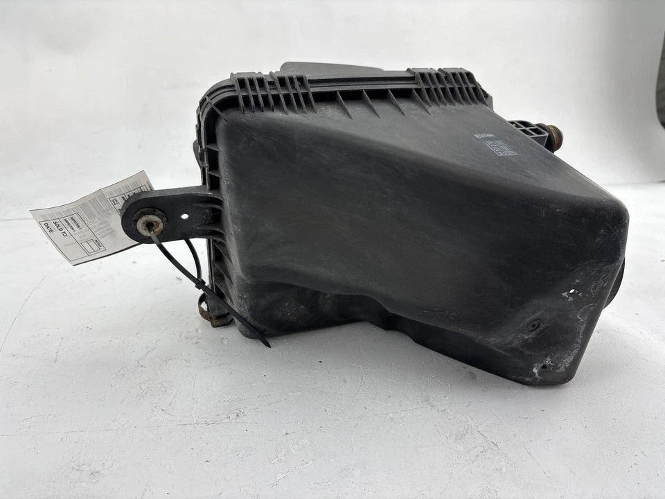 2002-2007 Saturn Vue Air Intake Cleaner Box Oem 22701270 - Image 4 of 4