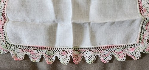 Vintage Pink, Green & White Crocheted/Natted Scalloped Edge Handkerchief - Picture 4 of 7