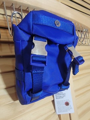 lululemon backpack utility blue New Crew (Navy) and water bottle or shake. Everywhere Backpack 22L - Pool