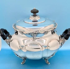 Antique Middletown Silver Plate Aesthetic Large Footed Soup Tureen