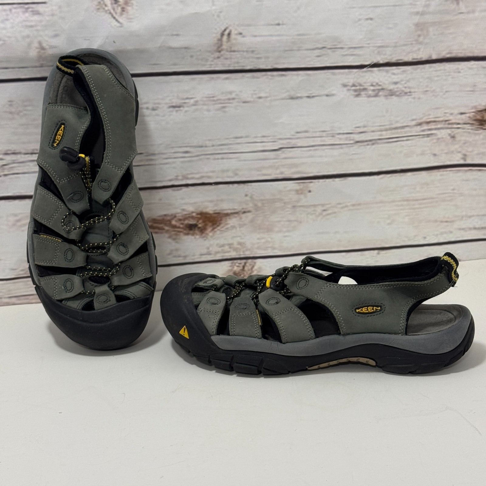 Keen Newport H2 verde militare nero scarpe acqua sport escursionismo sandali donna taglia 10