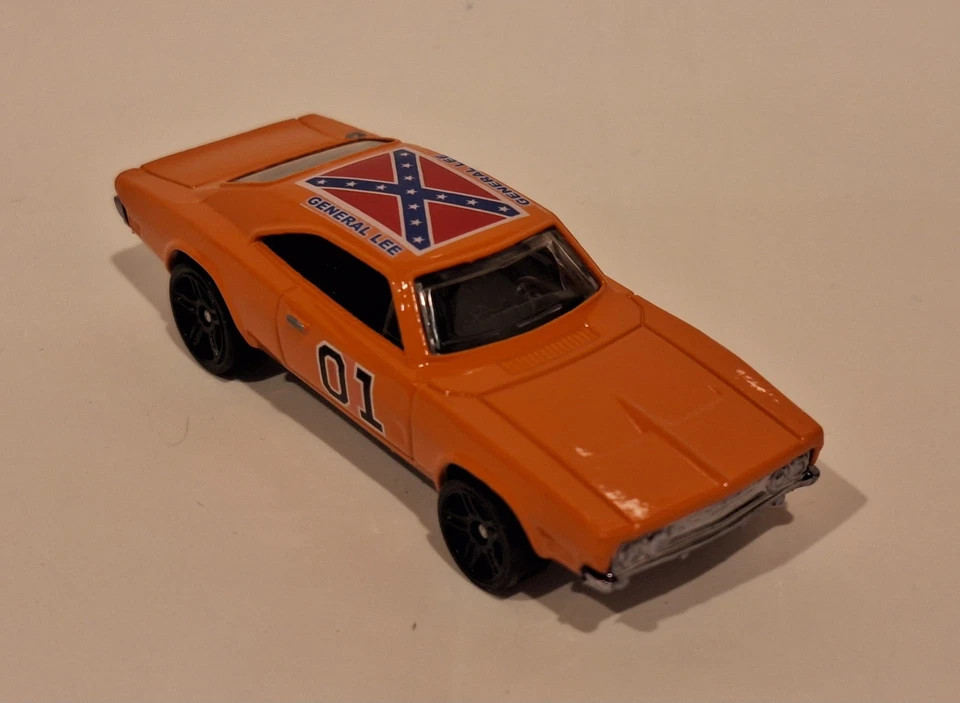 Dodge Charger 1969 Hot Wheels "General Lee Dukes of Hazzard" personalizado #2 Foto 4 de 4