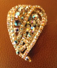 VINTAGE 1950s SIGNED ALICE CAVINESS AURORA BOREALIS LEAF BROOCH