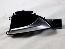 Porte arrière et accessoires Infiniti Q30