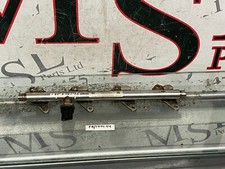 (AS) MERCEDES BENZ W176 A CLASS FUEL DISTRIBUTOR / FUEL RAIL PETROL A2700701595