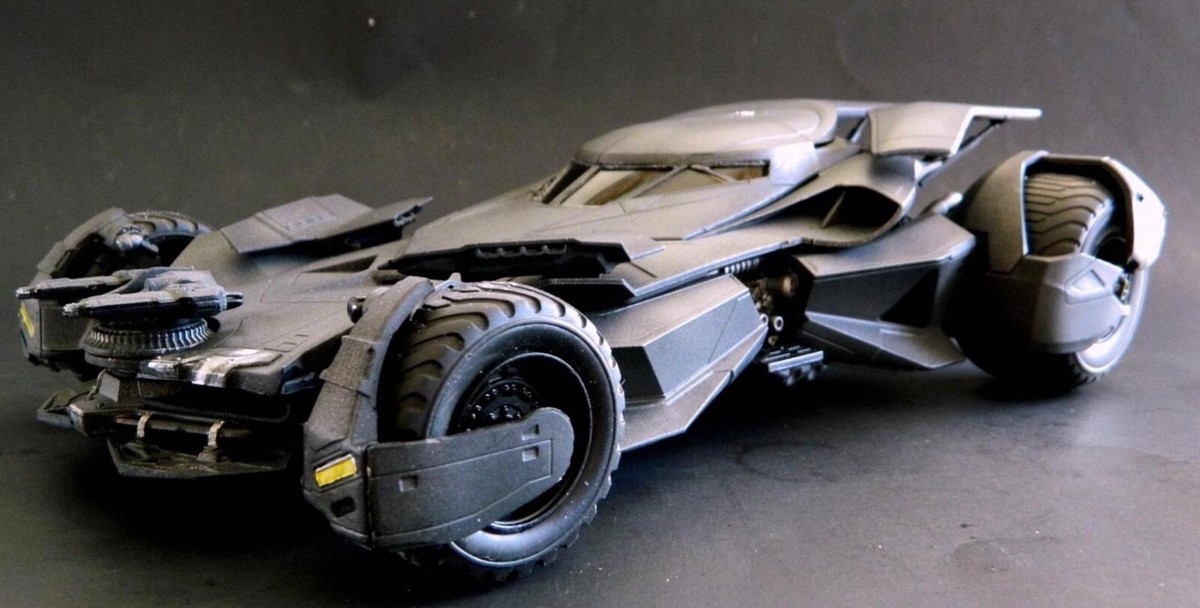 Batman V Superman 1/25 Scale Batmobile - Limited 500
