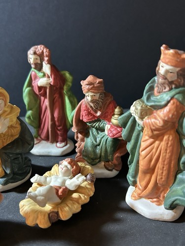 Vintage Nativity 8 Piece Set - Picture 5 of 13