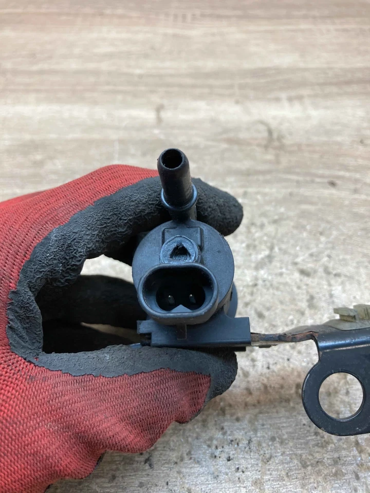 1997278 Saab 93 Vacuum pump Solenoid Control Valve Bracket Delphi - Image 4 of 4