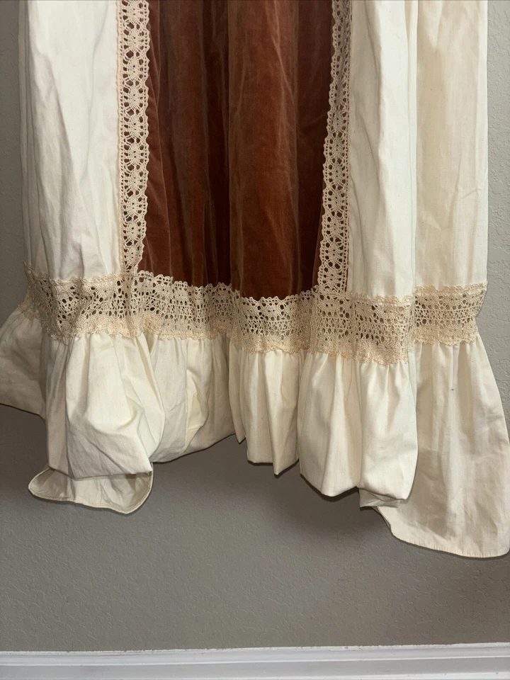 Gunne Sax 1960’s Dress Gown Size 13 Velvet Brown Lace And Cream - Image 4 of 4