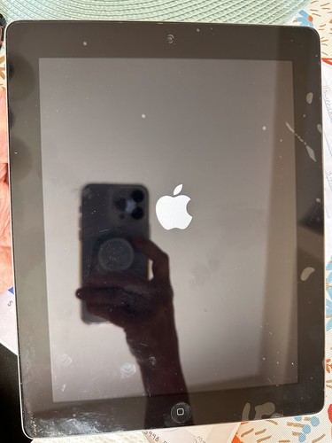 Apple iPad Model A1395 16GB w/charging cord - Picture 8 of 14
