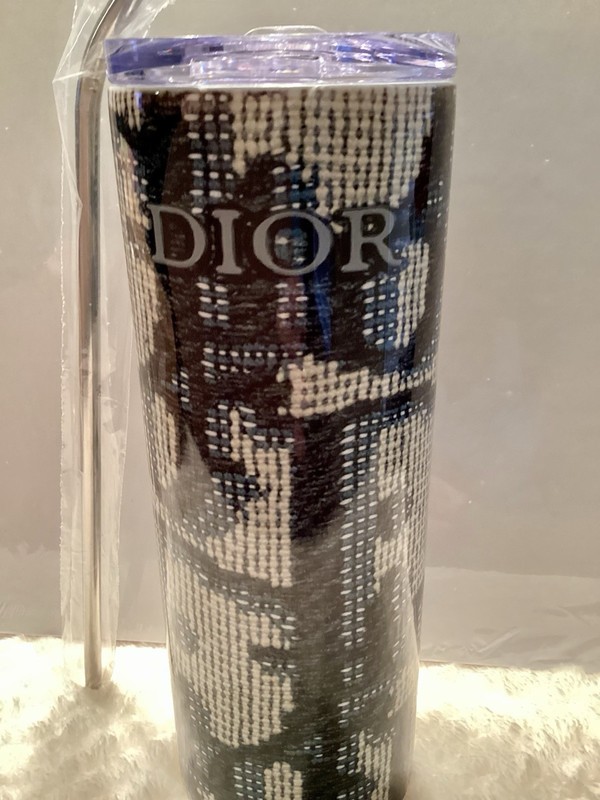 Tumbler~20 Oz~New W/SS Straw And Cleaner