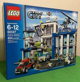 LEGO CITY: Police Station (60047) SEALED/RETIRED
