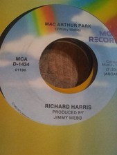 Richard Harris, MacArthur Park / The Yard Went On Forever ~ MCA 45 +sleeve
