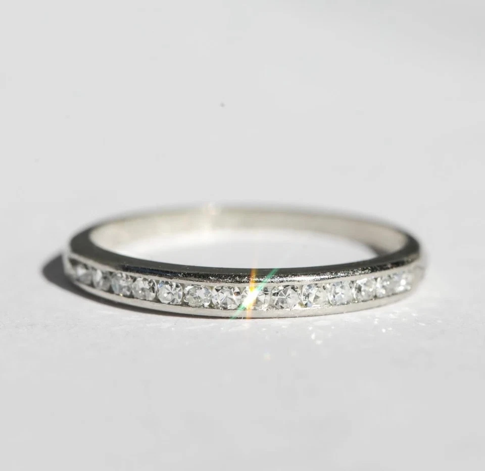 Anillo de media eternidad vintage de platino de corte único con diamantes talla 6,25 Foto 2 de 4