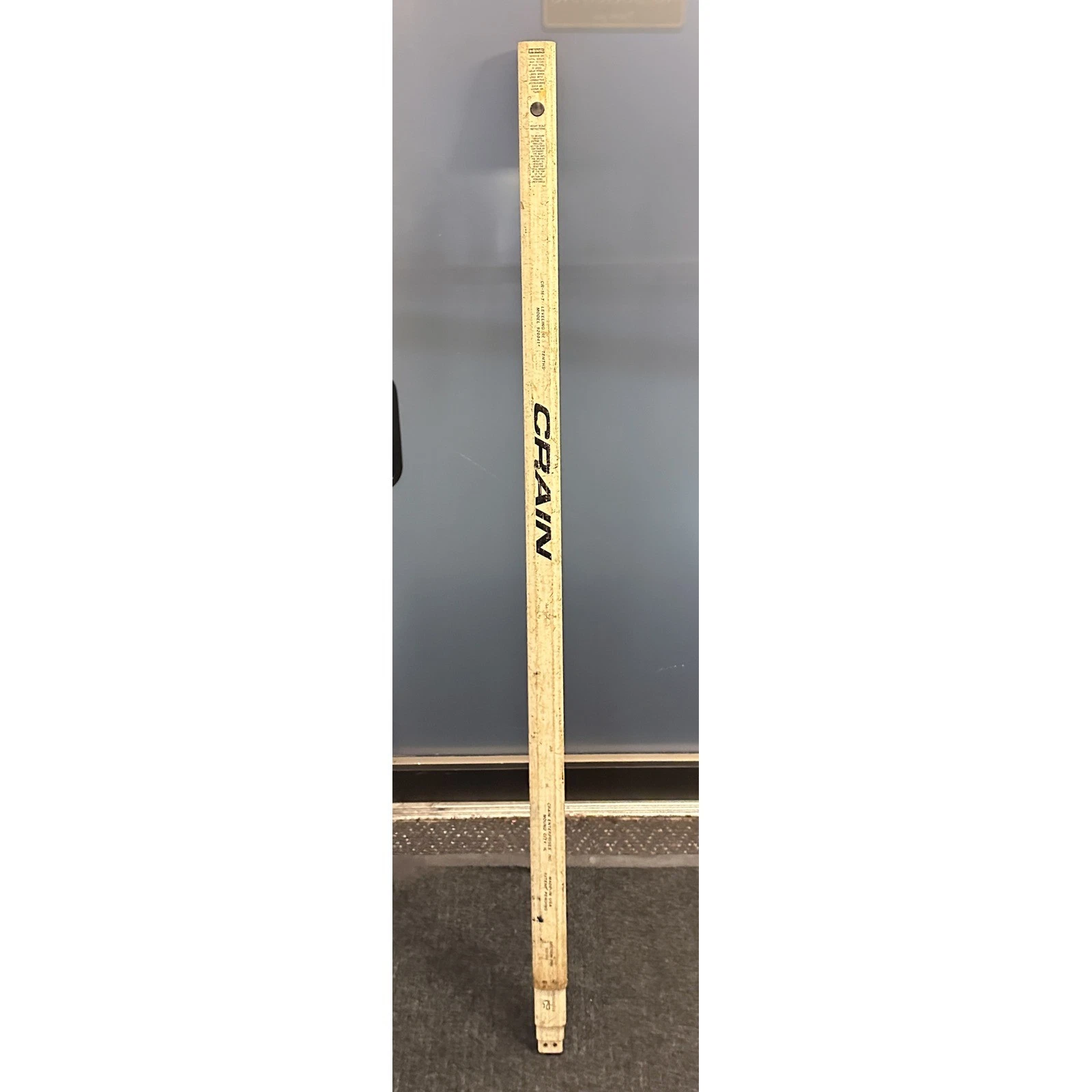 Crain CR-16-T Telescoping Leveling Rod 16ft Fiberglass Surveying Tool - product detail image 4