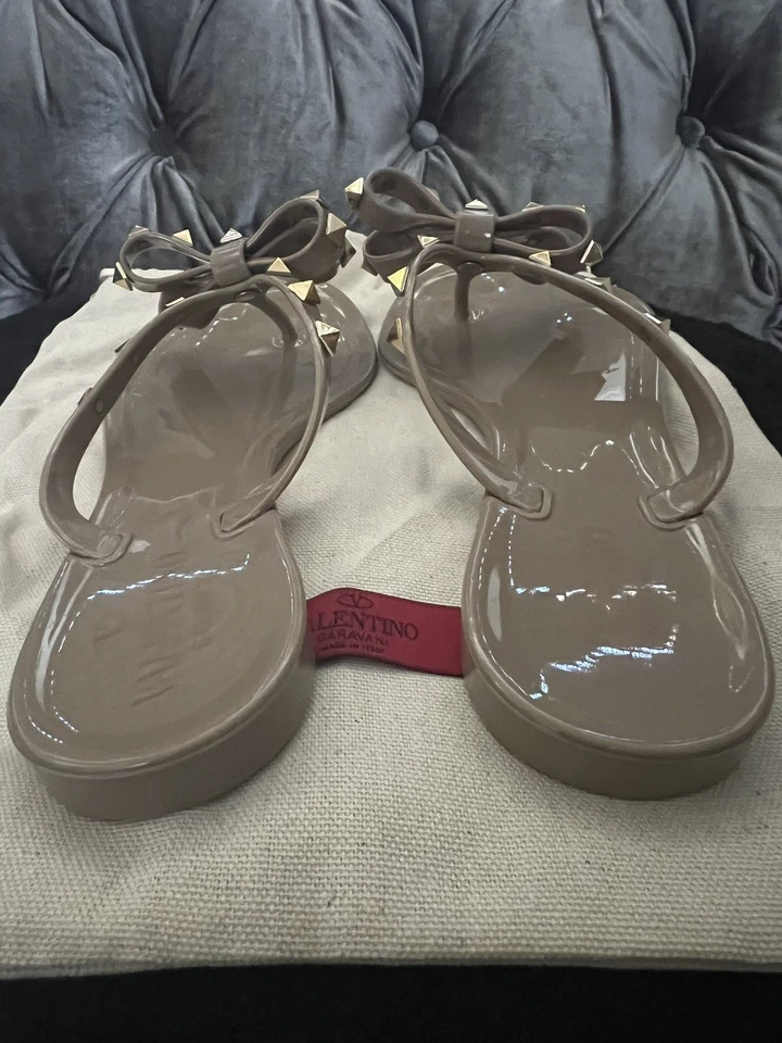 Sandalias de Tanga Valentino Garavani Rockstud PVC Talla 40 Foto 4 de 4