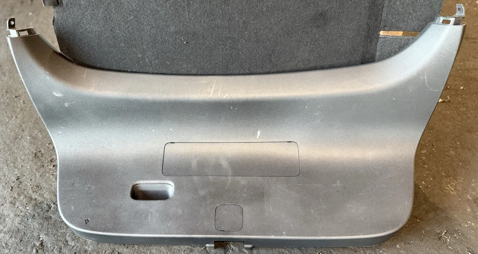 Panel de moldura de puerta trasera tapa maletero Scion TC 2011-2015 FABRICANTE DE EQUIPOS ORIGINALES Foto 4 de 4