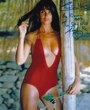 CAROLINE MUNRO signed Autogramm 20x25cm JAMES BOND in Person autograph COA