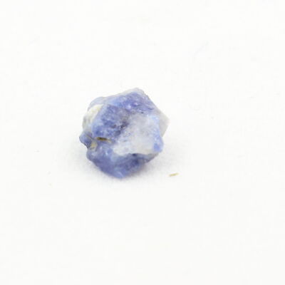Mineralien und Edelsteine. Benitoit. 0,590 ct. San Benito Co., Kalifornien
