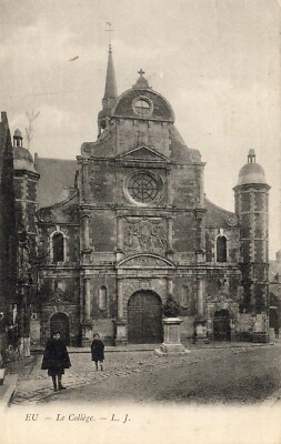 CPA 76 NORMANDIE ca. Le Tréport Mers les Bains EU Le College Animée
