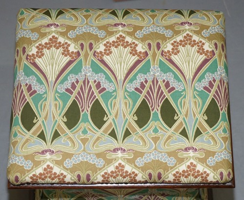 VICTORIAN CIRCA 1880 LIBERTY LONDON IANTHE UPHOLSTERED OTTOMAN FOOTSTOOL TRUNK - Picture 4 of 12