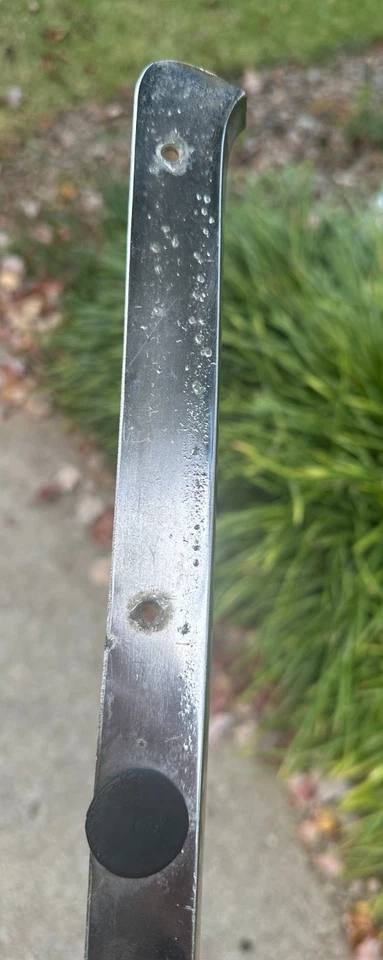 1968 年 Oldsmobile Cutlass 抽油烟机唇饰中心中鼻 V 前旧 68 — 第 4/4 张图片