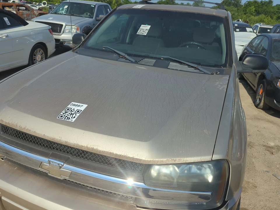 2002-2009 Chevrolet Trailblazer Hood Oem XSDMN - Image 2 of 2