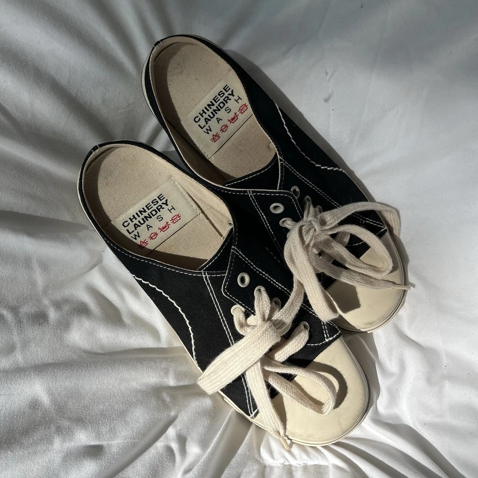 Zapatilla deportiva china lavada de lavandería mula negra blanca tacón de gatito Y2K años 90 para mujer talla 7M Foto 2 de 4