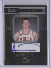 2010-11 Elite Black Box The Rookies Signatures 2/10 Omer Asik #10 Auto 0q0