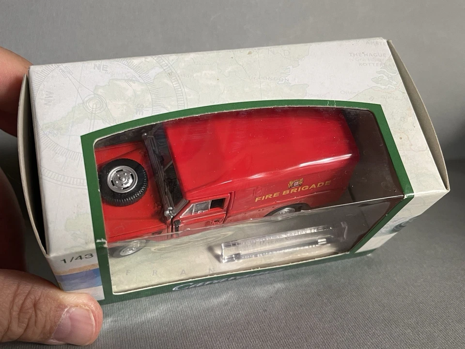 Cararama 1/43 Land Rover Serie III 109 Soft Top Fire Brigade Die Cast M. Model - Immagine 4 di 4