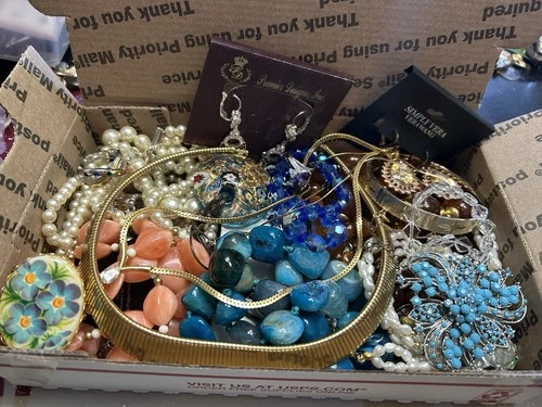 Vintage & Modern Costume Jewelry Lot ~Some Signed ~Small Priority Box #1322