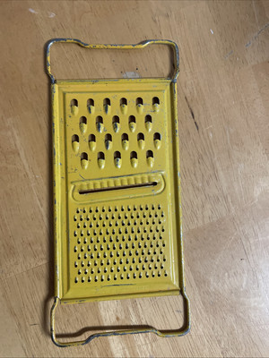 VINTAGE CHEESE VEGGIE FRUIT GRATER ZESTER SHREDDER Country Farm House