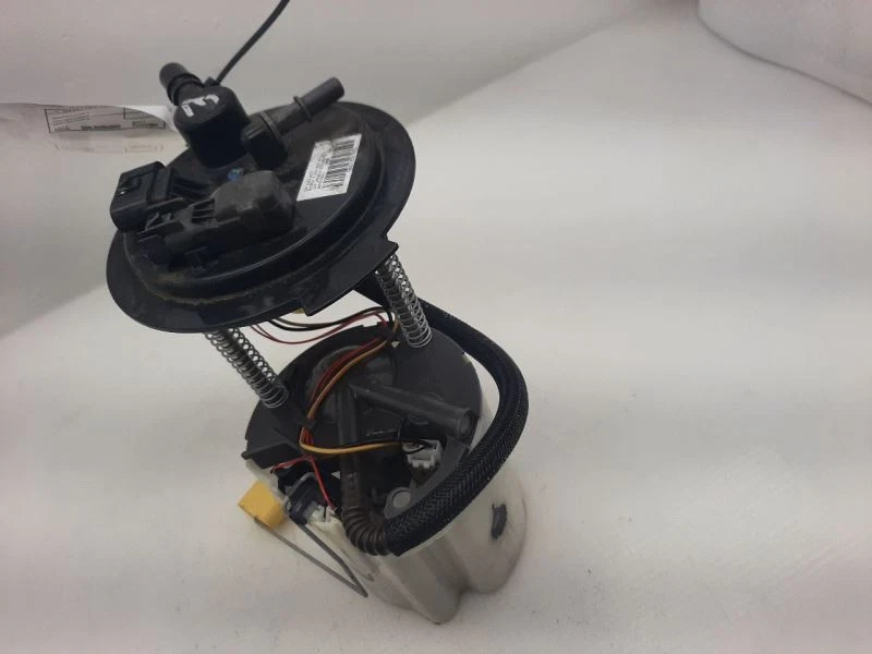 Топливный насос VIN J 11-значный ограниченный бак смонтирован 11-17 GMC Acadia 22957143 - Изображение 4 из 4