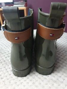 tommy hilfiger short rain boots