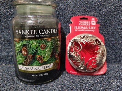 NEW RARE YANKEE CANDLE LOT ONE 22 OZ BALSAM &CEDAR & ONE CEDAR BERRY ILLUMA LID