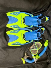 US Divers Youth Standard Snorkel Set w/ Fins Youth L/XL Diving Set with Mesh Bag