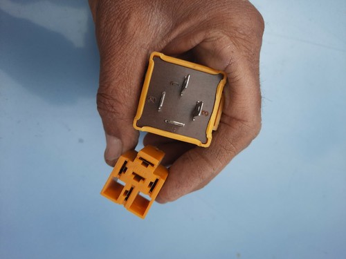 OEM XJ6 XJ12 Yellow 4 Pin Relay 12V 15 25min Lucas 33383B 0487 Original - Picture 9 of 11